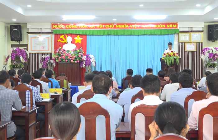 Mỹ Tú: Sở Nội vụ kiểm tra, đánh giá cán bộ, công chức cấp xã 